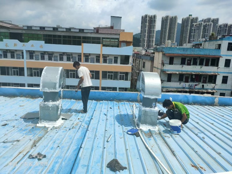 洛龙钢结构屋面涂料维修方法